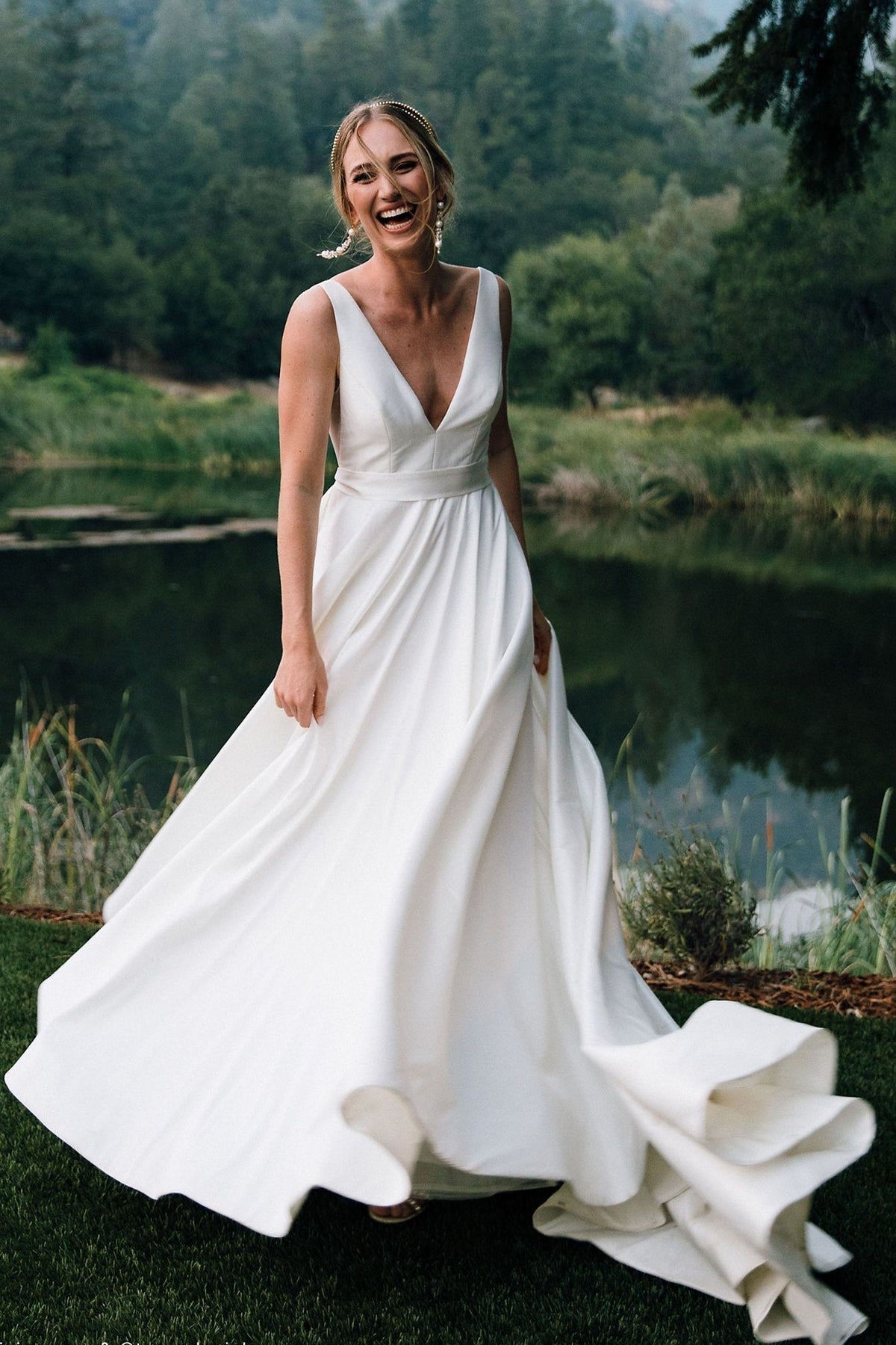 Sheath V-Neck Wide Strap Floor-Length Backless Chiffon Wedding Dress