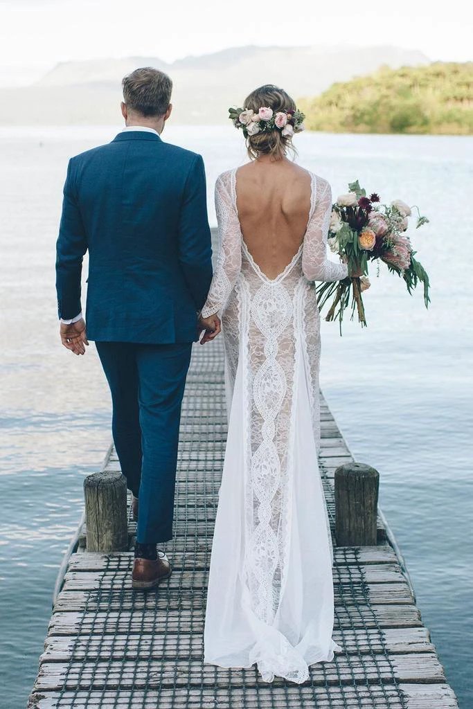 Sheath/Column Lace Wedding Dress With Long Sleeve Open Back Bridal Gown (ZD16339)