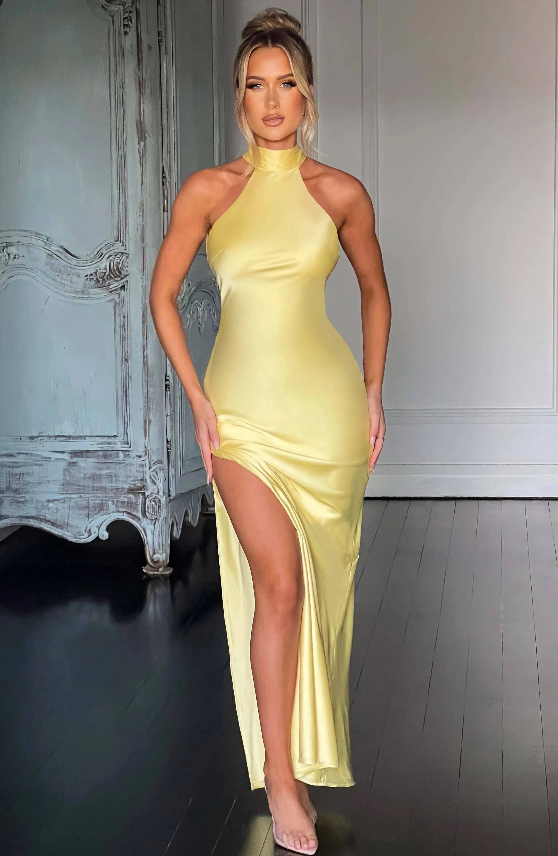 Modern Yellow Saudi Arabia Prom Dresses Mermaid Halter Pleated Backless Evening Dresses Dubai Women Party Gowns