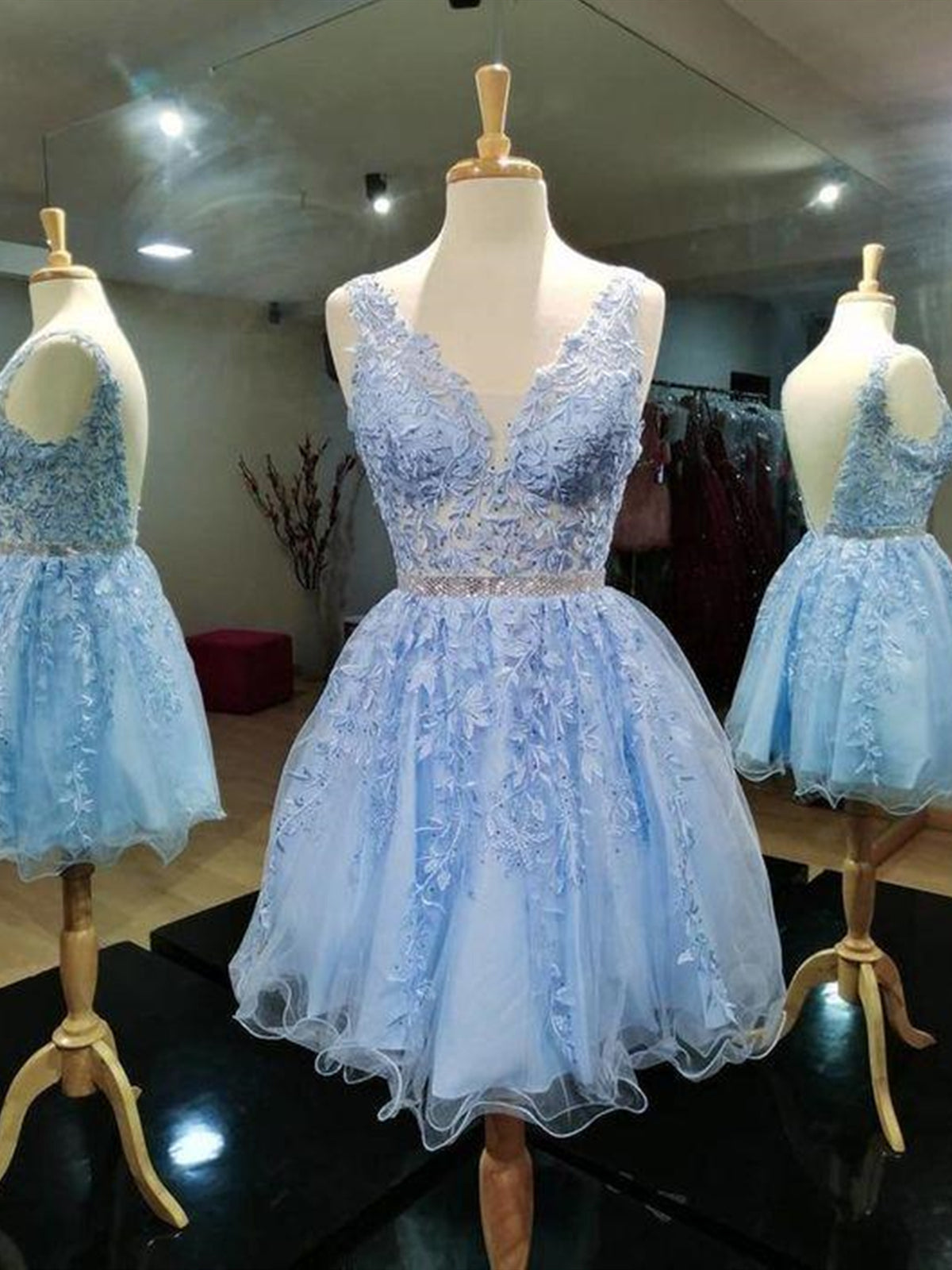 Short A-line V Neck Open Back Lace Prom Dresses Backless Homecoming Dresses - VelvetHem