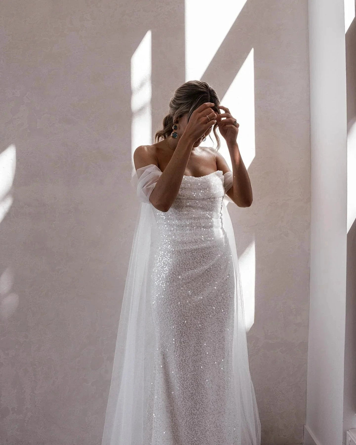 Simple Off-the-shoulder Glitter Mermaid Wedding Dresses (ZD16415)