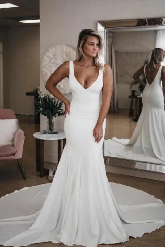 Simple V Neck Pretty Mermaid with Long Train Sexy Backless Beach Elegant Wedding Dresses (ZD16467)