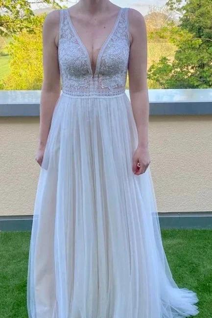 Simple V-Neck Sleeveless Column Tulle Floor-Length Wedding Dresses with Lace (ZD14681)