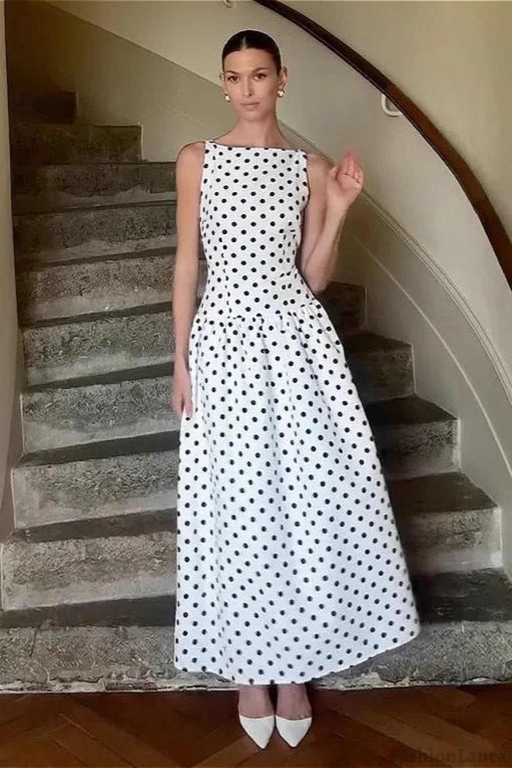 Sleeveless Polka Dot Dress with Relaxed Fit and Boutique Fashion Look