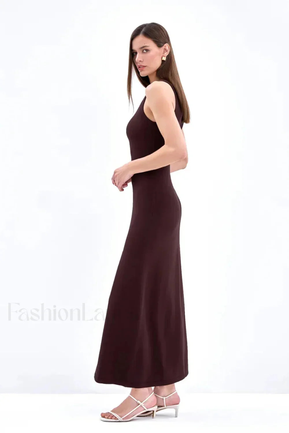Sleeveless Split Bodycon Dress with Relaxed Fit and Modern Casual Wear