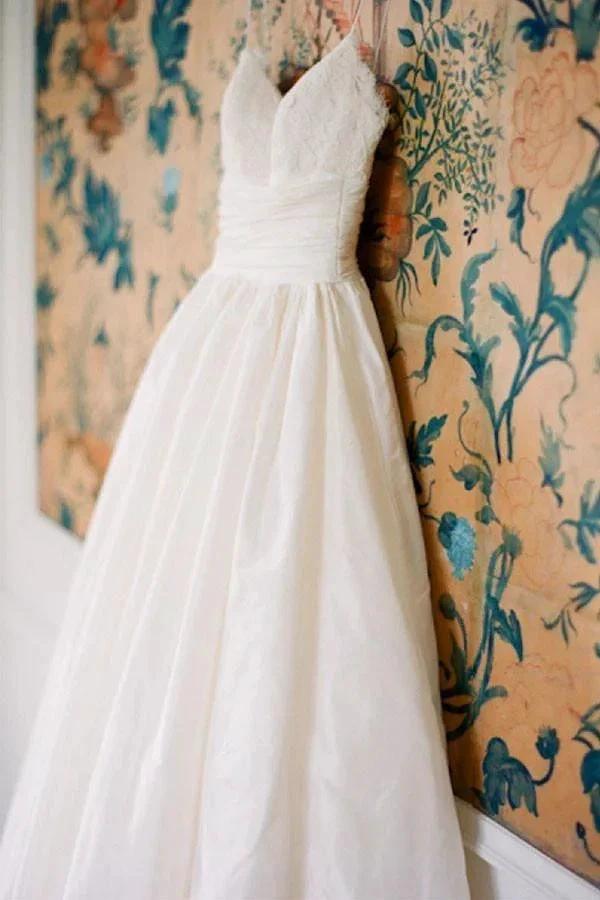 Spaghetti Straps Floor-Length Ivory Wedding Dress With Lace (ZD16373)