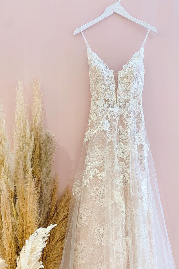 Spaghetti-Straps Lace Wedding Dress Sleeveless With Lace Appliques (ZD17500)