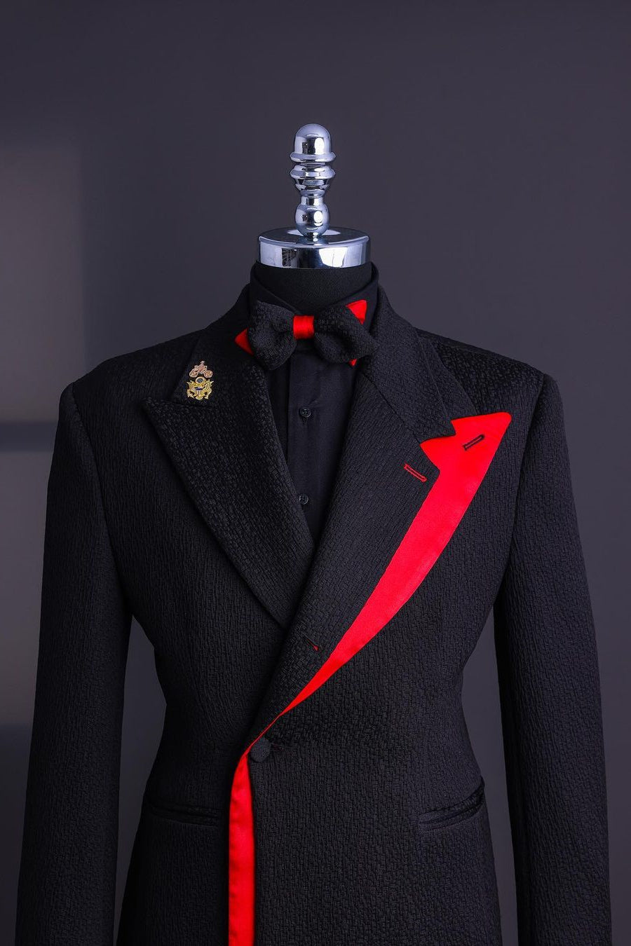 Special Black Peaked Lapel Slim Fit Prom Suit