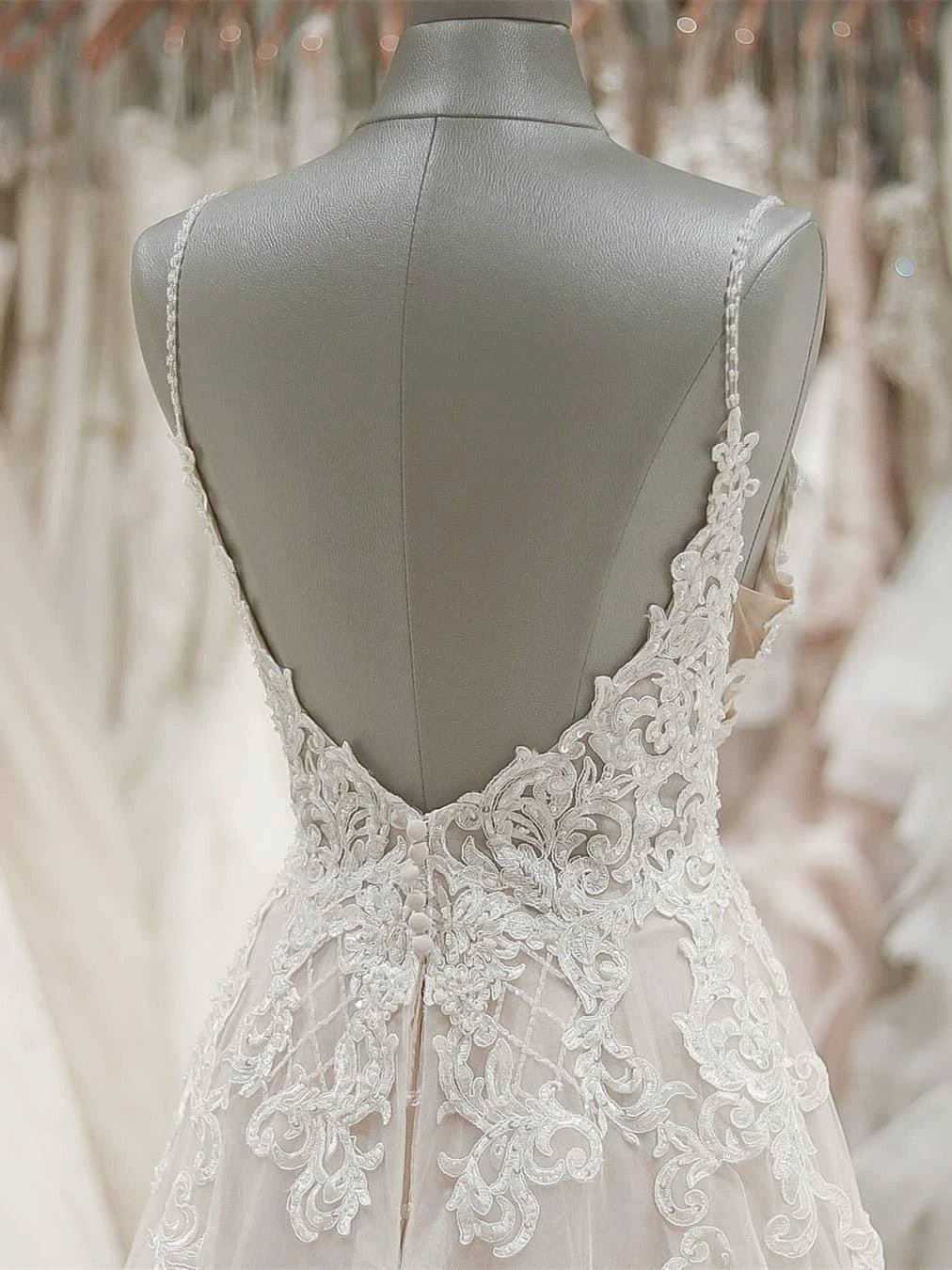Strap V Neck Beach Wedding Dresses Backless Ivory Tulle Wedding Dress (ZD16369)