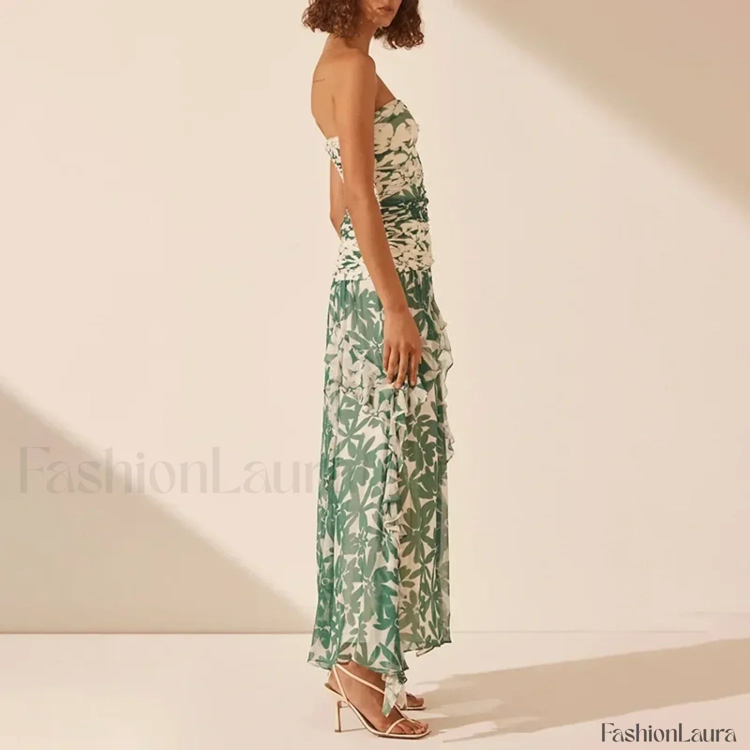 Strapless Pleated Chiffon Dress with Relaxed Fit and Streetwear Style