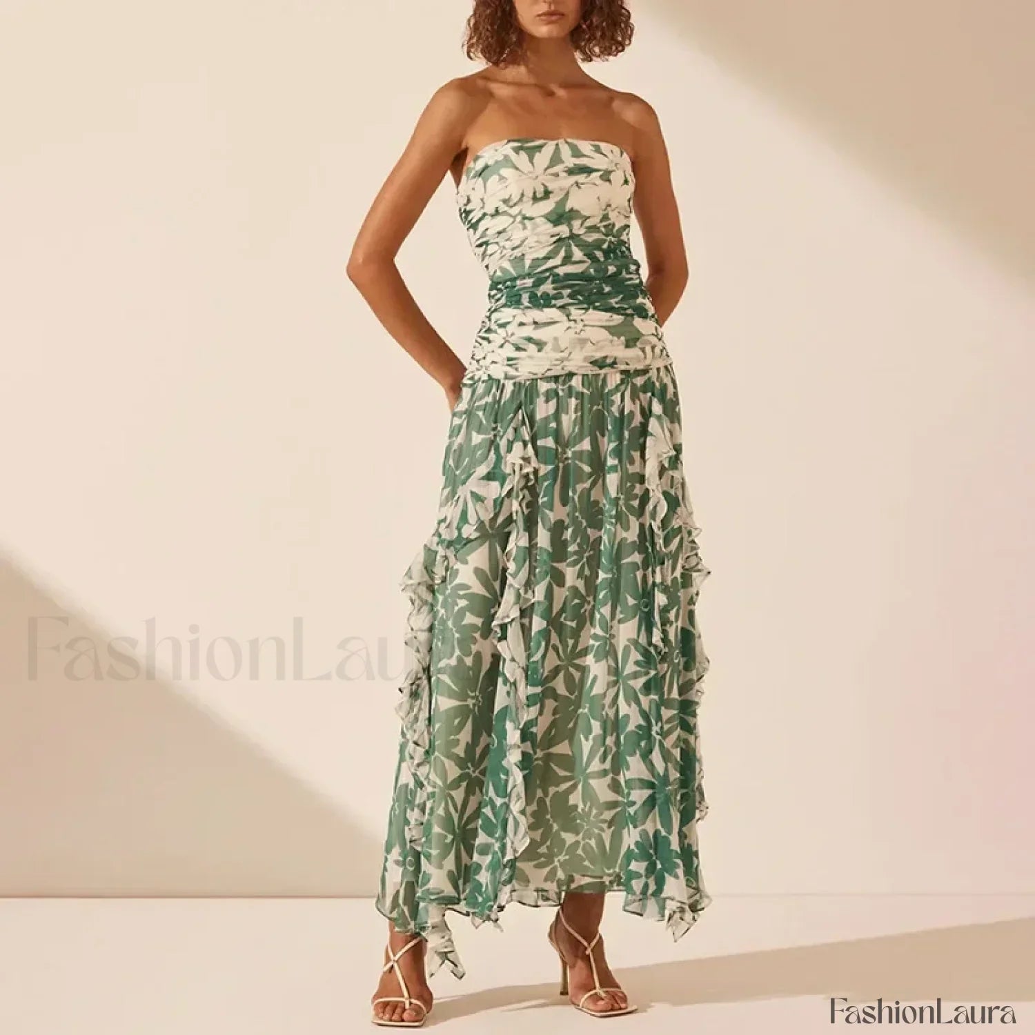 Strapless Pleated Chiffon Dress with Relaxed Fit and Streetwear Style