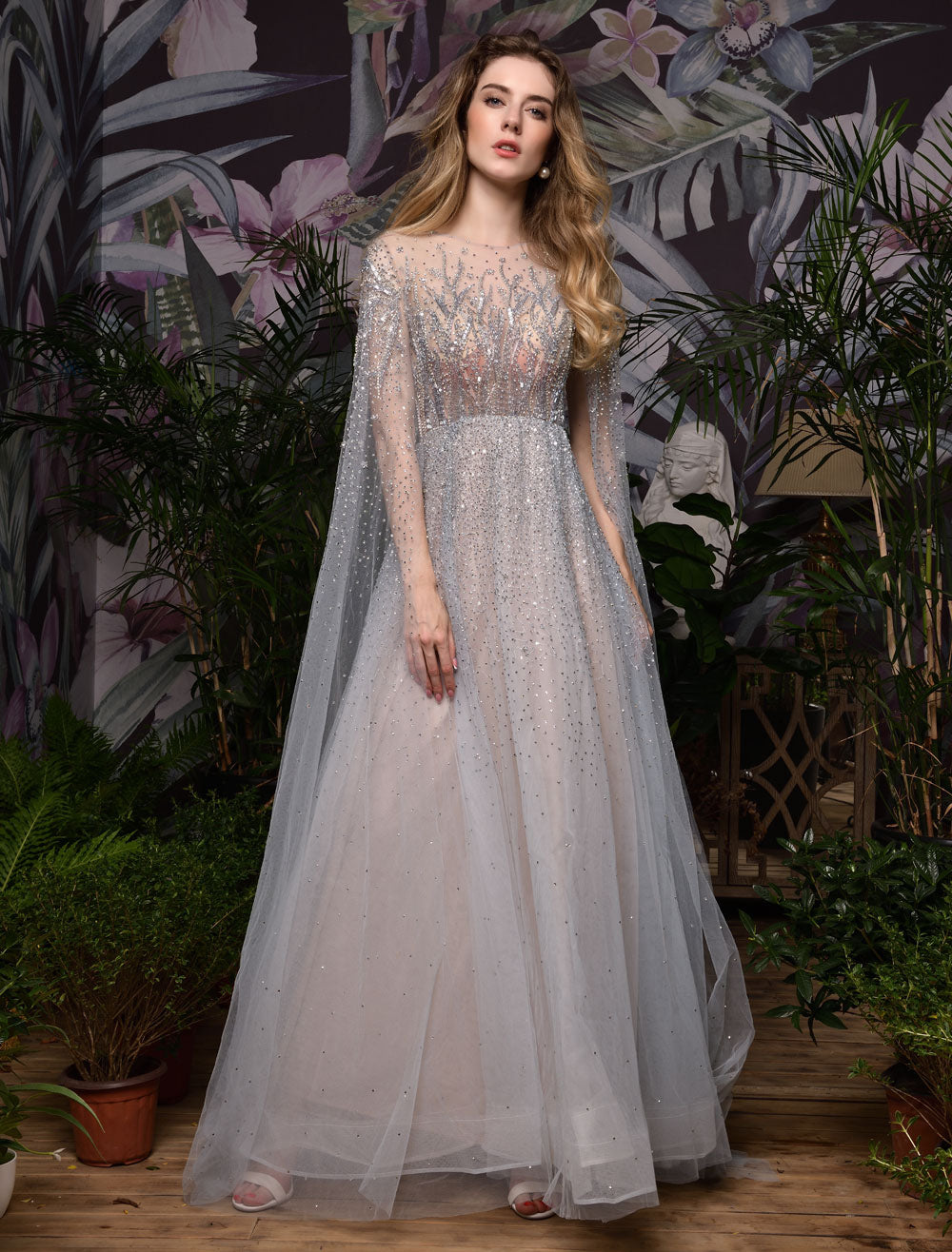 Stunning Wedding Dresses A-Line Sweep Short Sleeves Beaded Jewel Neck Tulle Bridal Dresses