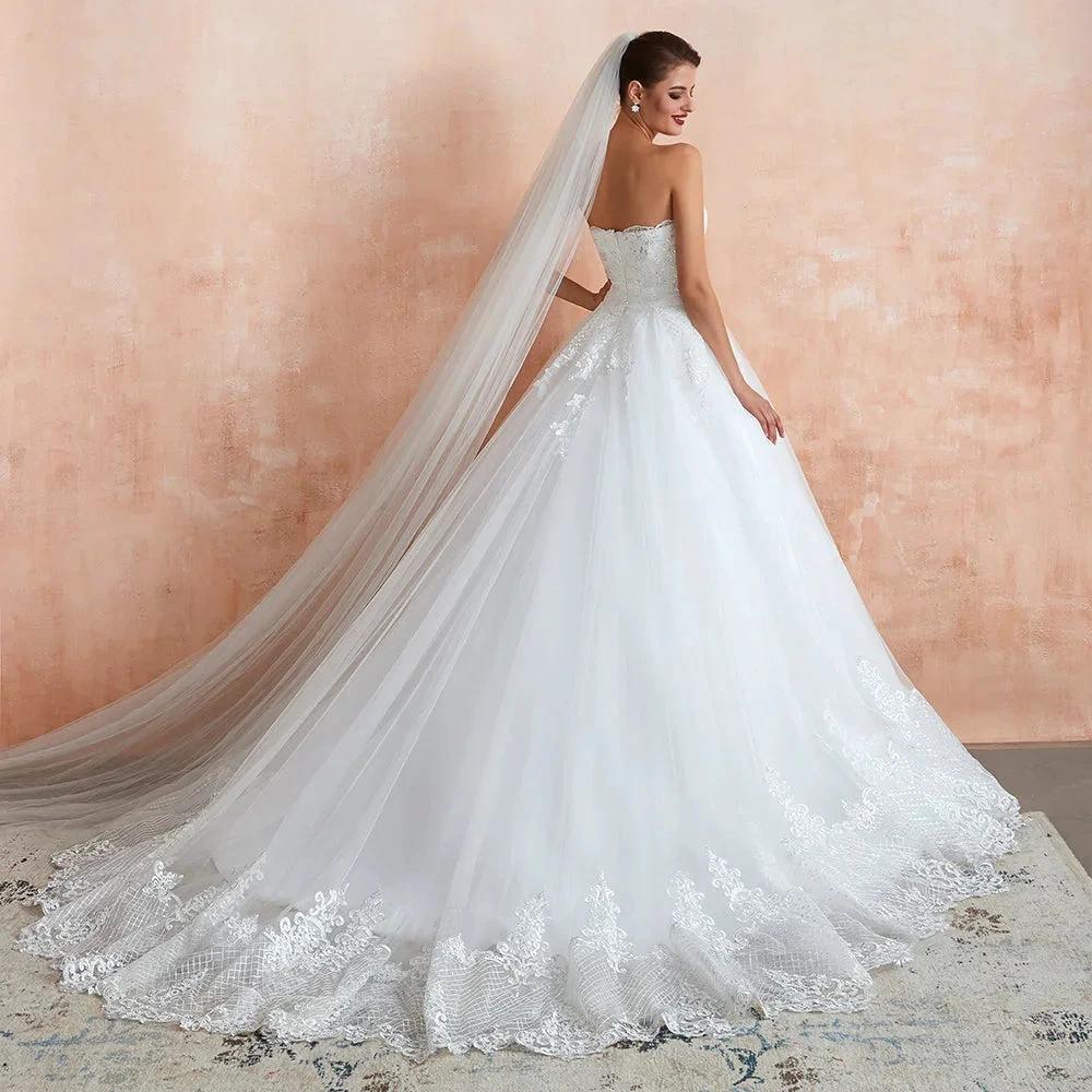 Stylish Long A-line Strapless Appliques Tulle Wedding Dress (ZD14405)