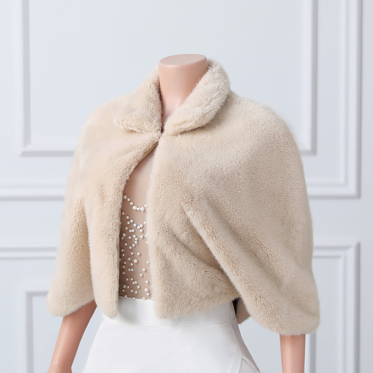 Stylish Mid-length Faux Fur Batwing Cape