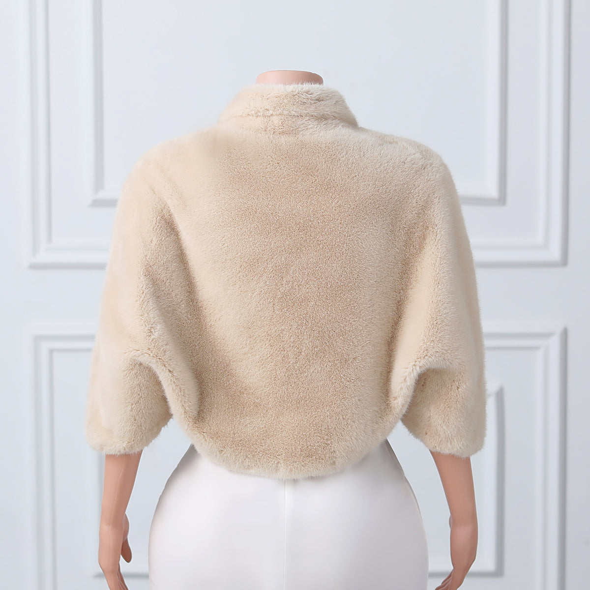 Stylish Mid-length Faux Fur Batwing Cape
