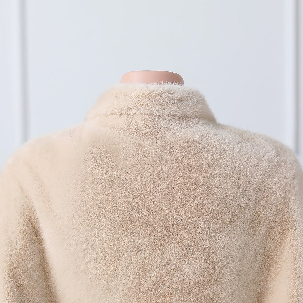 Stylish Mid-length Faux Fur Batwing Cape