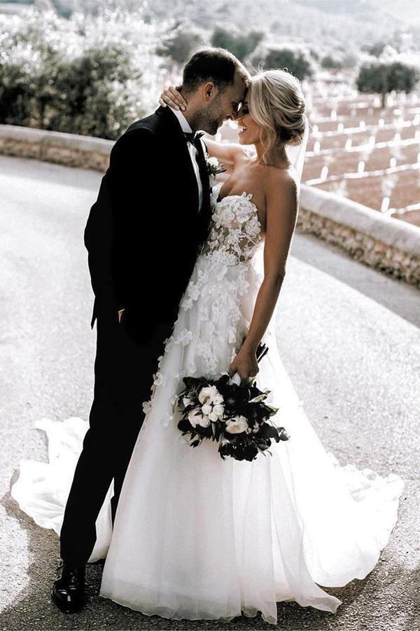 Sweetheart A-line Wedding Dresses Tulle Appliqued Gowns (ZD15302)