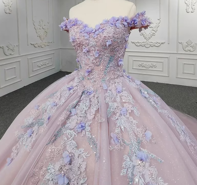 Sweetheart Off The Shoulder Beaded Floral Appliqu���� Quincea?Era Ball Gowns