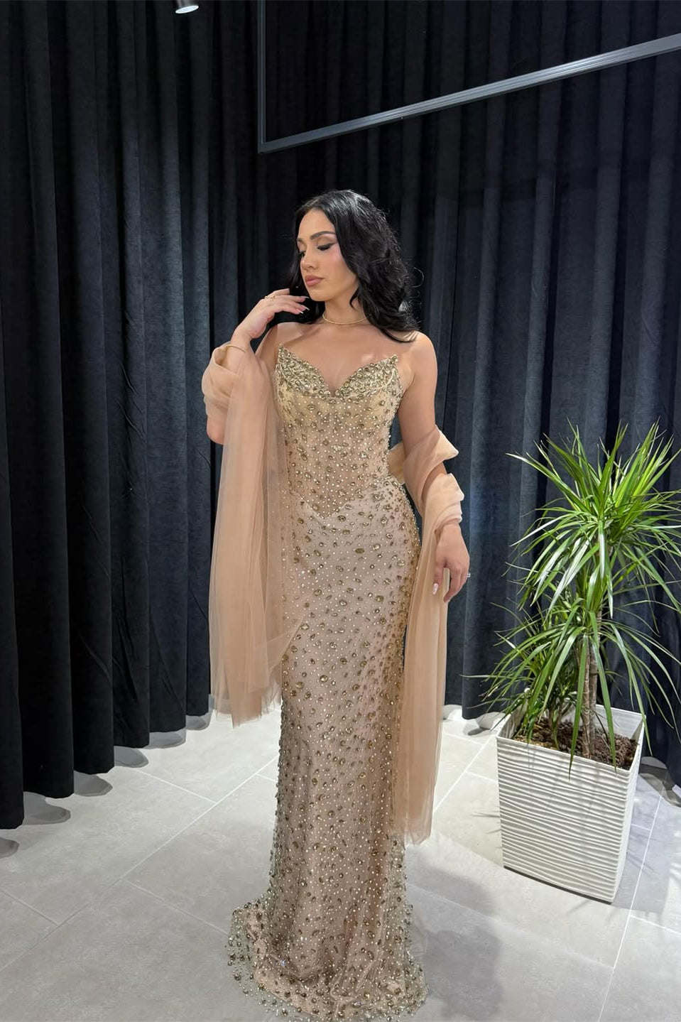 Timeless Strapless Sleeveless V-Neck Prom Dresses Mermaid Gem Column