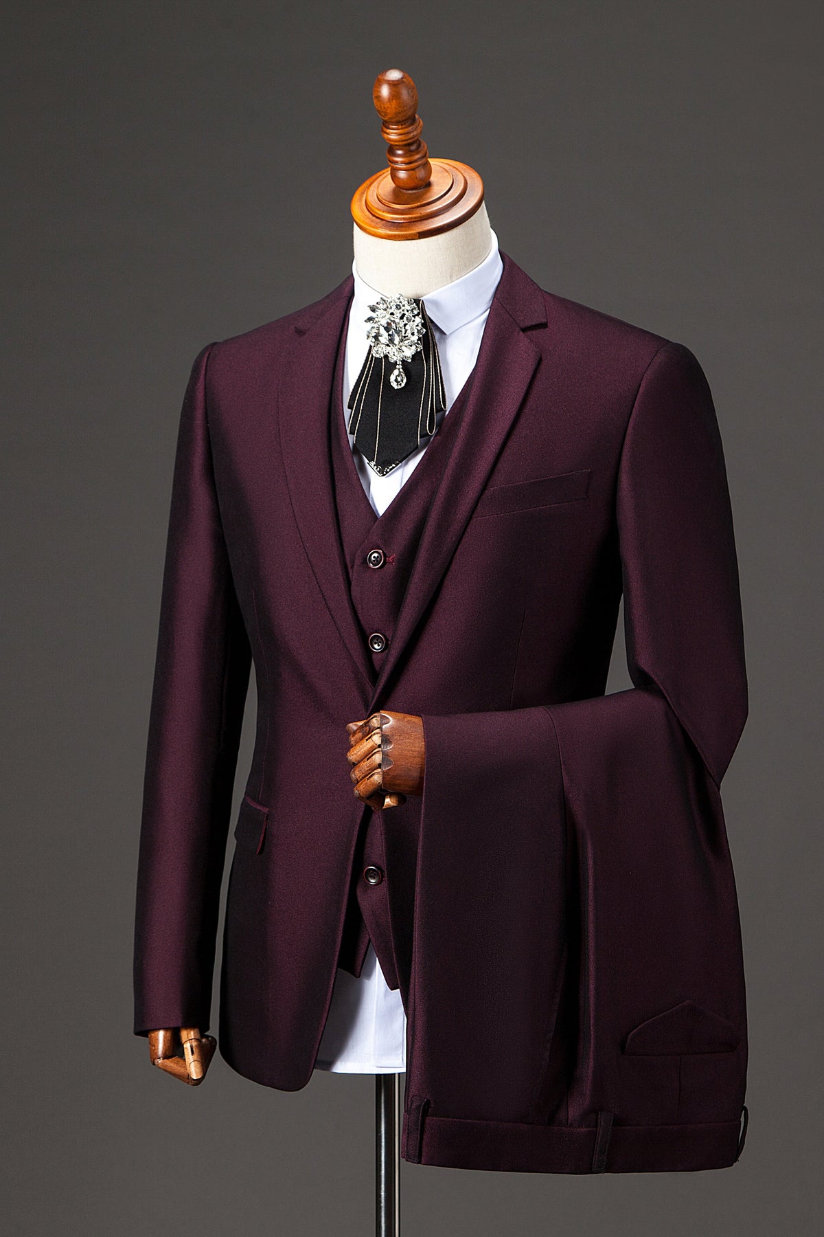 Top-Selling Men’s Business-Casual Groom’s Suit with Single Slit, Flat Collar, and Single-Breasted Closure