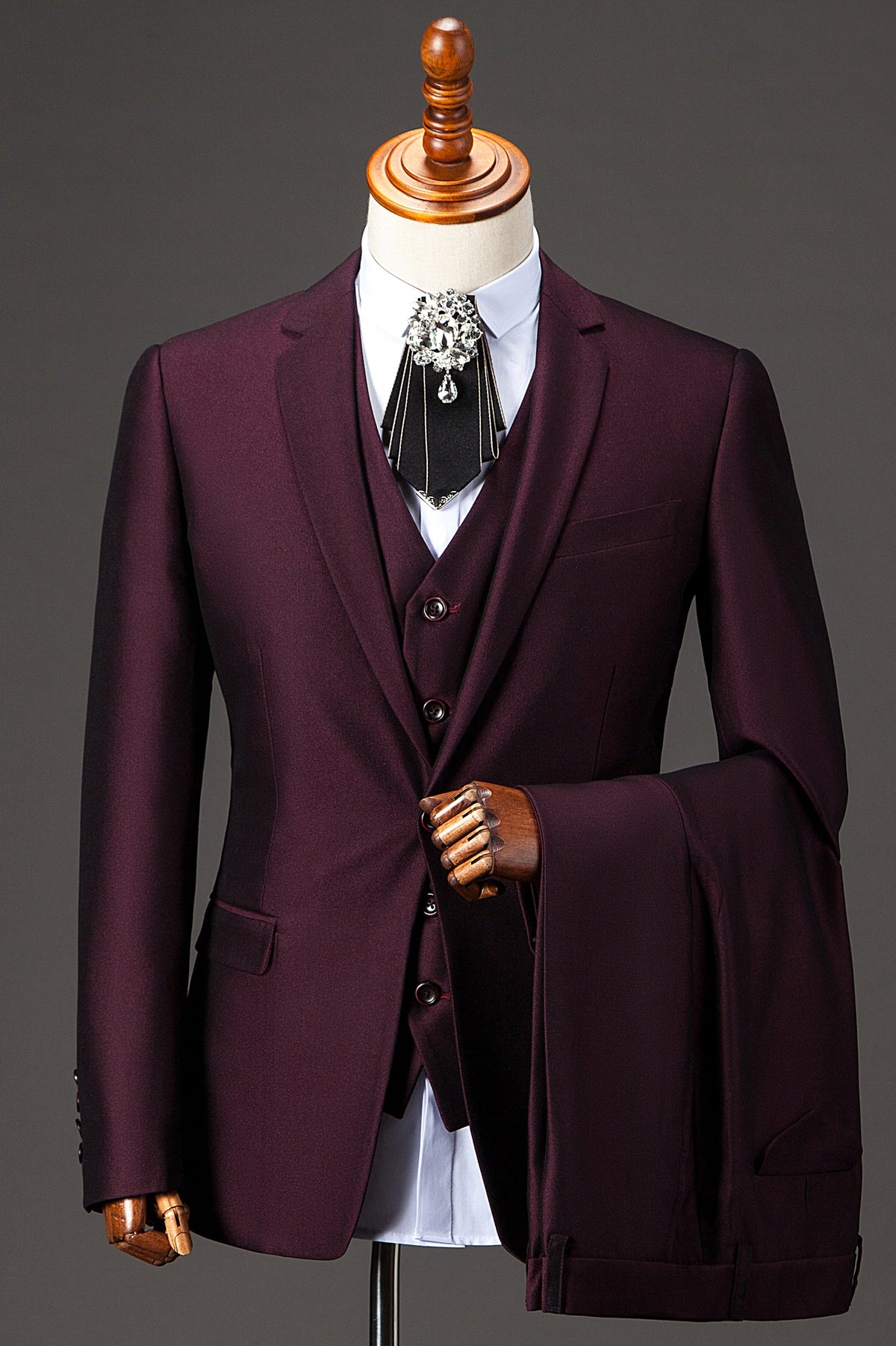 Top-Selling Men’s Business-Casual Groom’s Suit with Single Slit, Flat Collar, and Single-Breasted Closure