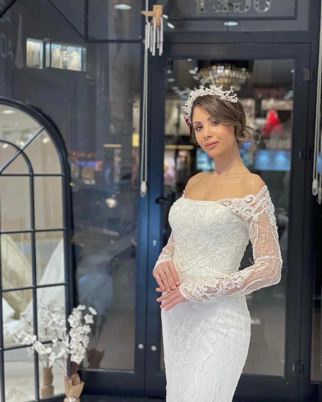 Trendy Floor Length Long Sleeves Mermaid Lace Wedding Dress (ZD14799)