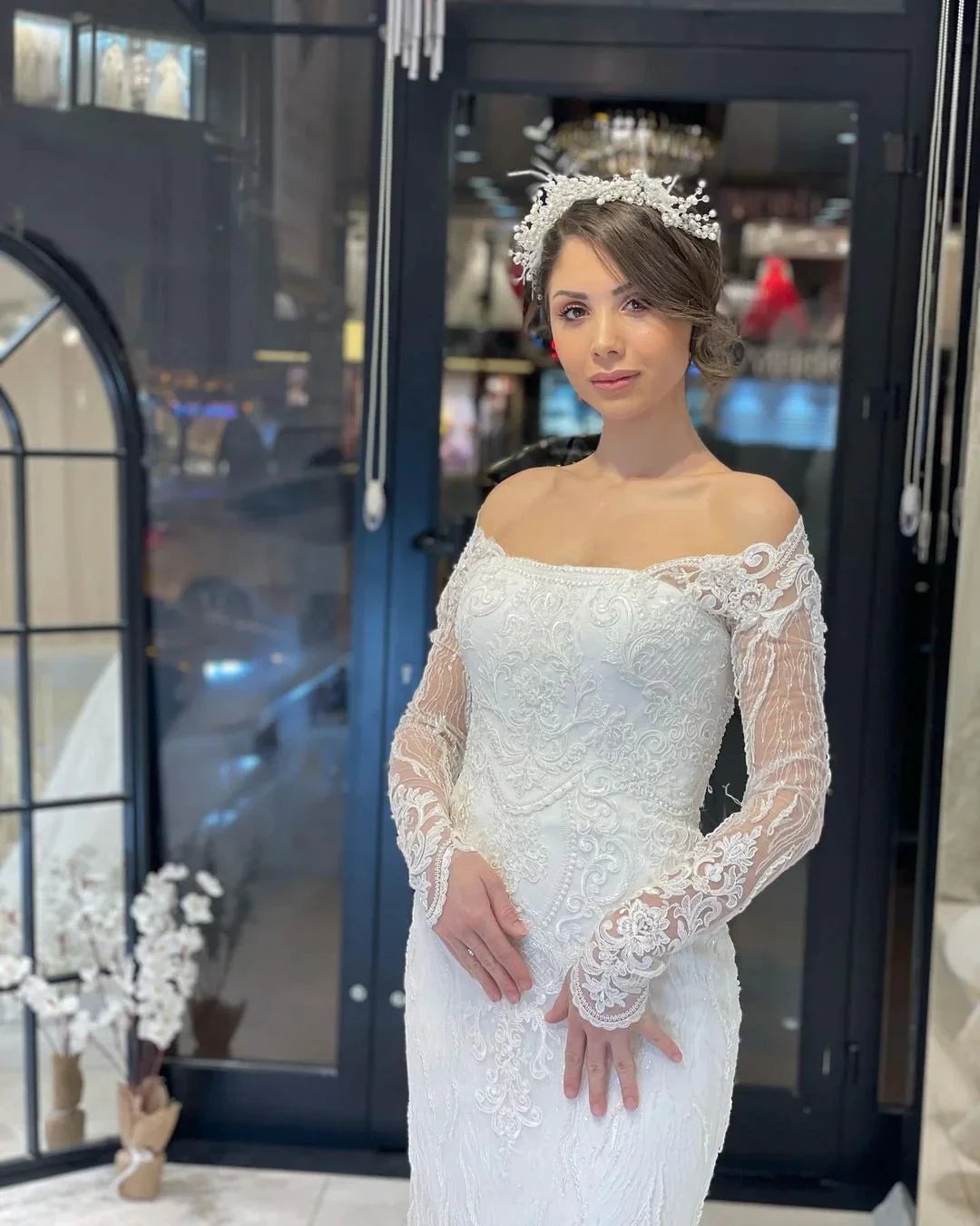 Trendy Floor Length Long Sleeves Mermaid Lace Wedding Dress (ZD14799)