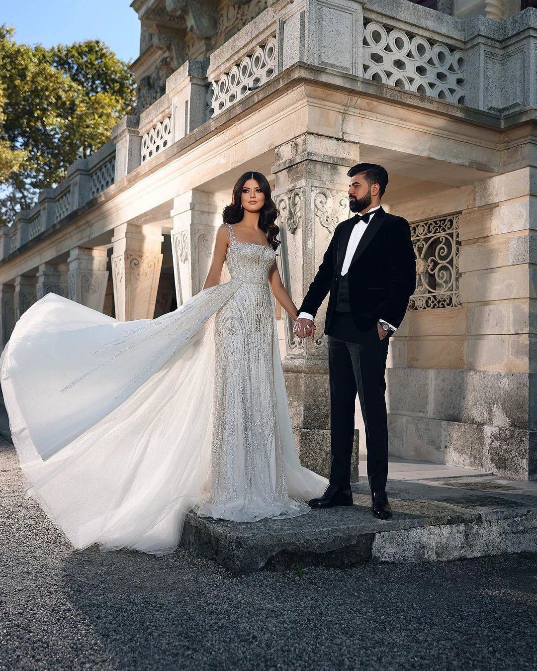 Trendy Floor Length Square Spaghetti Straps Sleeveless Mermaid Lace Wedding Dress (ZD15770)