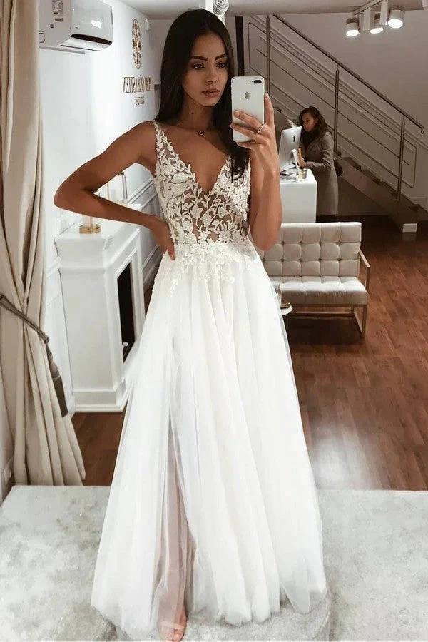 V-Neck Sleeveless Lace Tulle Beach Wedding Dress (ZD13821)
