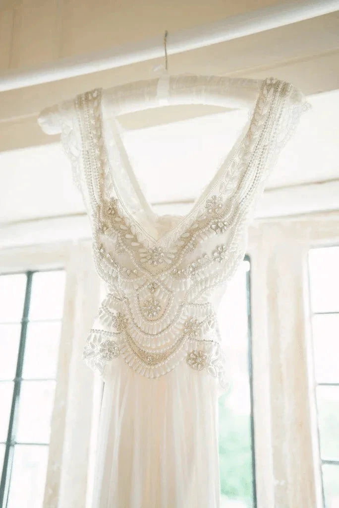 Wedding Dresses Modest Deep V-neck Beach Open Back Bridal Gowns (ZD16253)