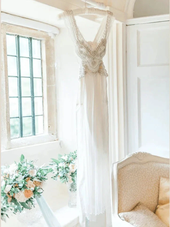 Wedding Dresses Modest Deep V-neck Beach Open Back Bridal Gowns (ZD16253)