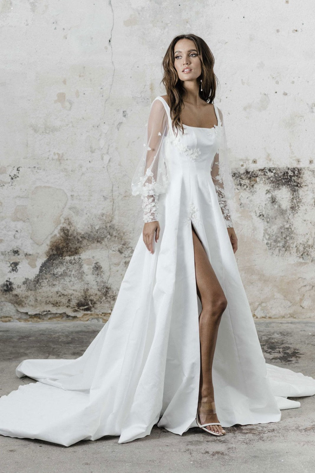 White Casual Wedding Dress A-Line Square Neck Long Sleeves Sexy Backless Applique Cut-Outs Split Front Long Bridal Gowns