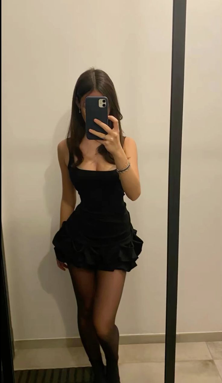 Black Sleeveless A-Line Ruffled Hem Short Homecoming Dresses - FashionDia