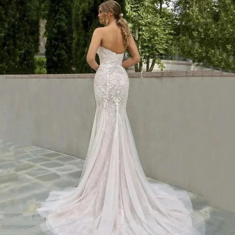 Elegant Lace Mermaid Wedding Gown  Sweetheart Sleeveless Backless Floor Length Bride Dress Sweep Train Custom Made (ZD13567)