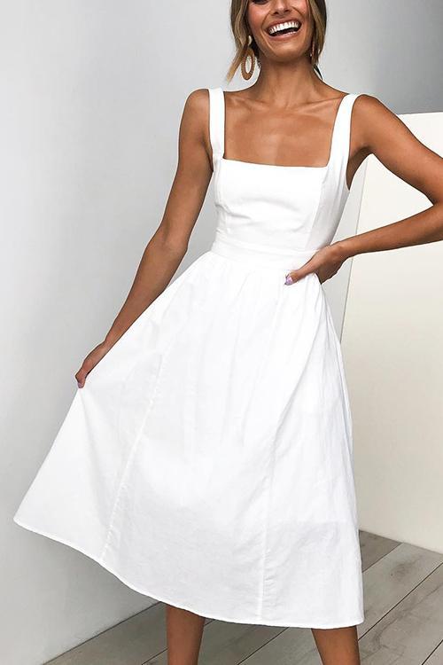 Beautifully Finished Dress in a Timeless Design