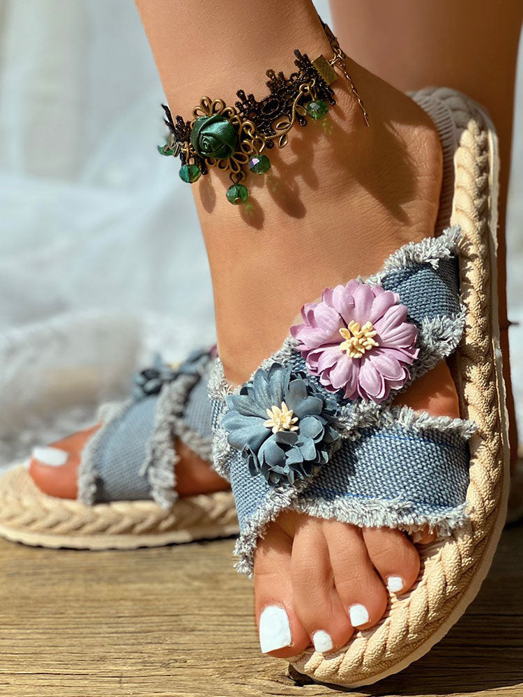 Graceful Orthopedic Sandals for Modern Look