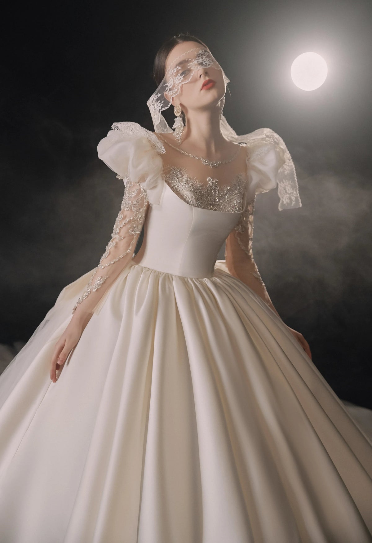 Regal Ball Gown Illusion Neckline Tulle Puff Sleeve Beaded Lace Wedding Dress with Oversized Bow Train E-304 (ZD16888)
