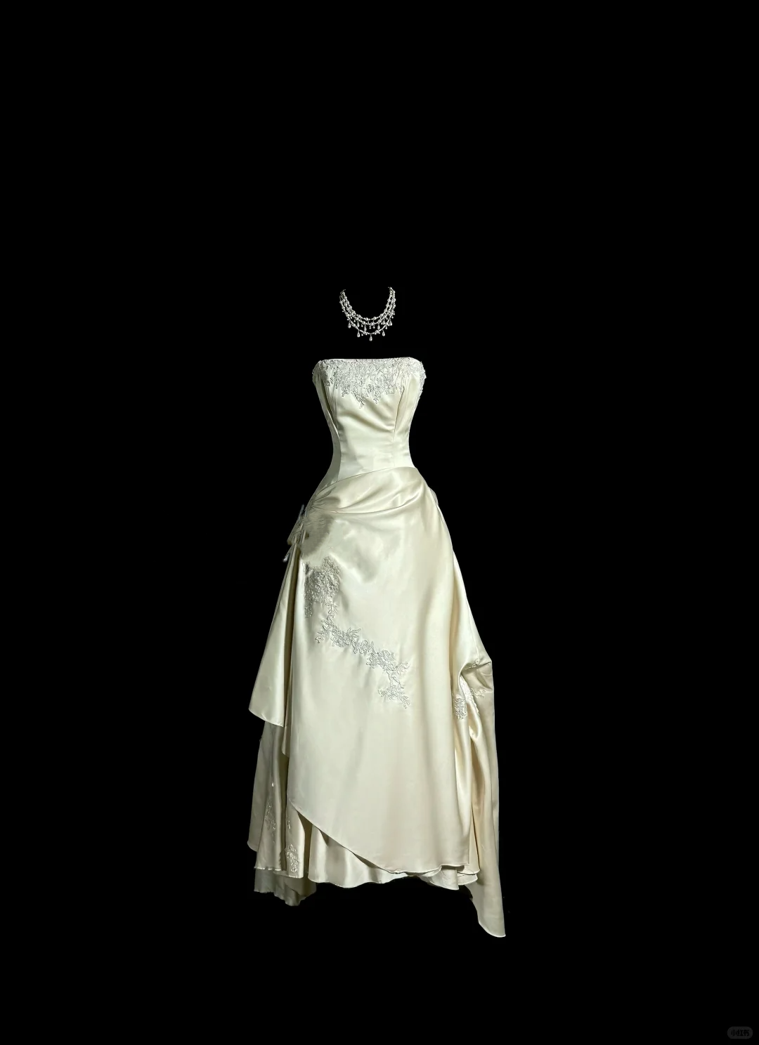 Strapless A Line Applique Wedding Dress Elegant Bridal Dress J8039
