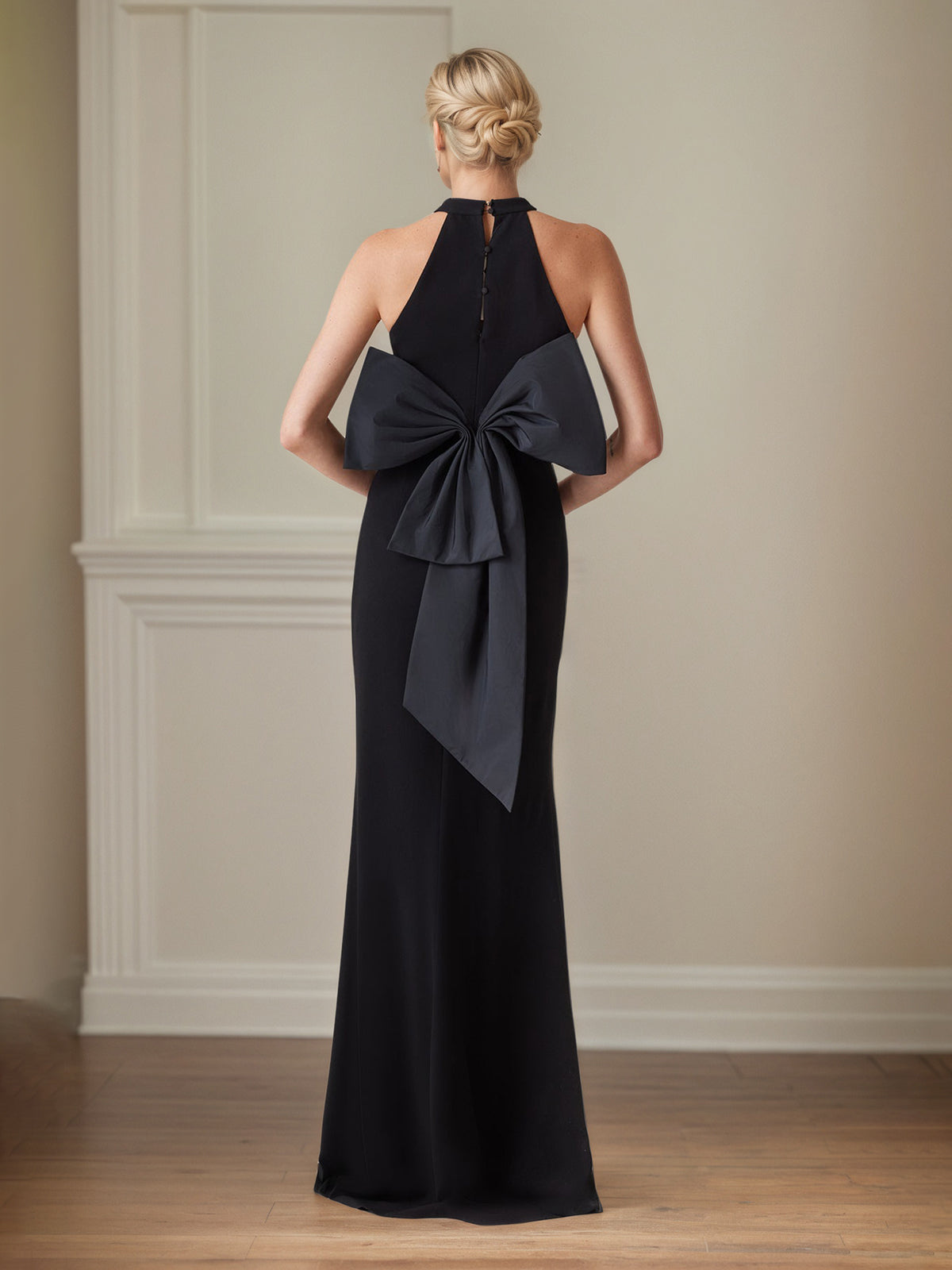 Black Stretch Crepe Sheath/Column Halter Neck Floor Length Mother of the Bride Dresses