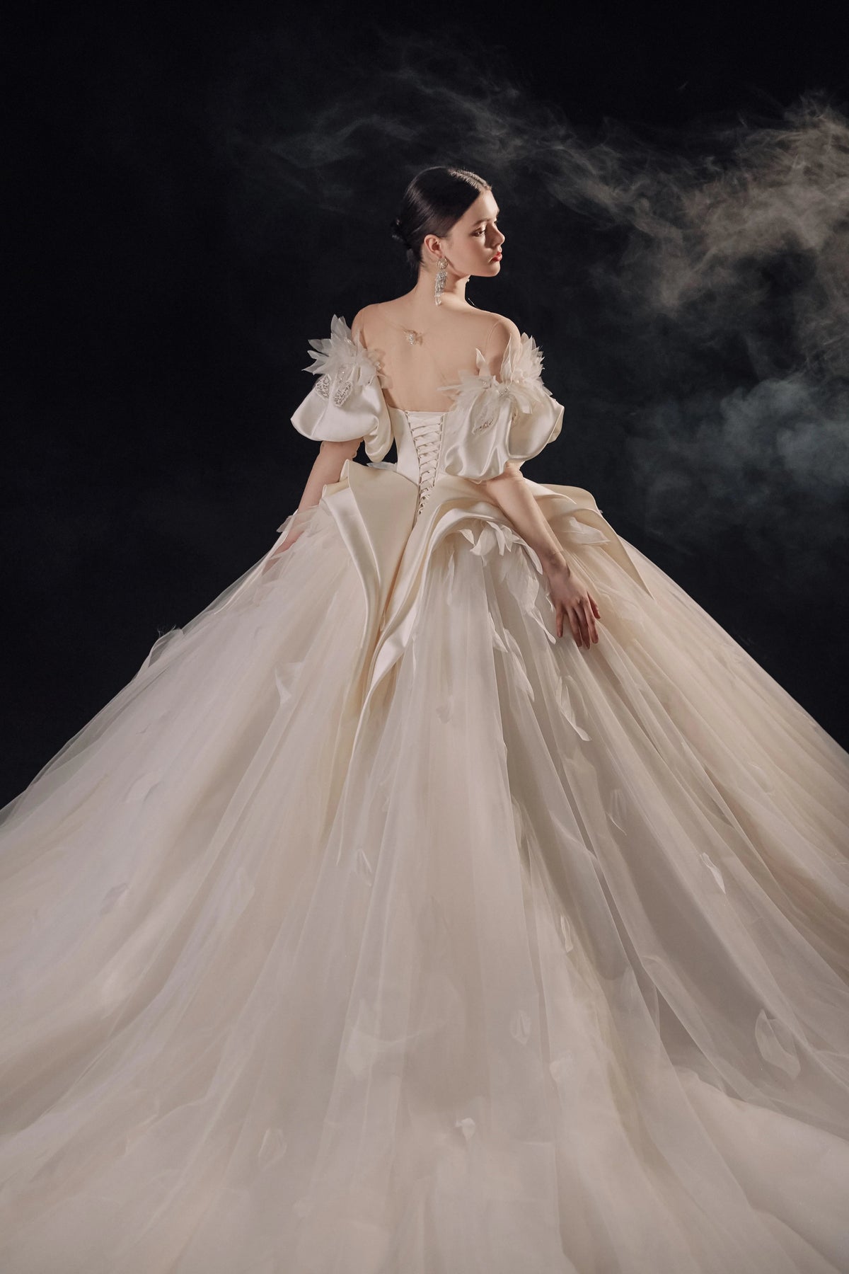 Lavish Sweetheart Ball Gown Satin Puff Sleeve Feather Trim Beaded Wedding Dress with Flowing Train E-302 (ZD16889)