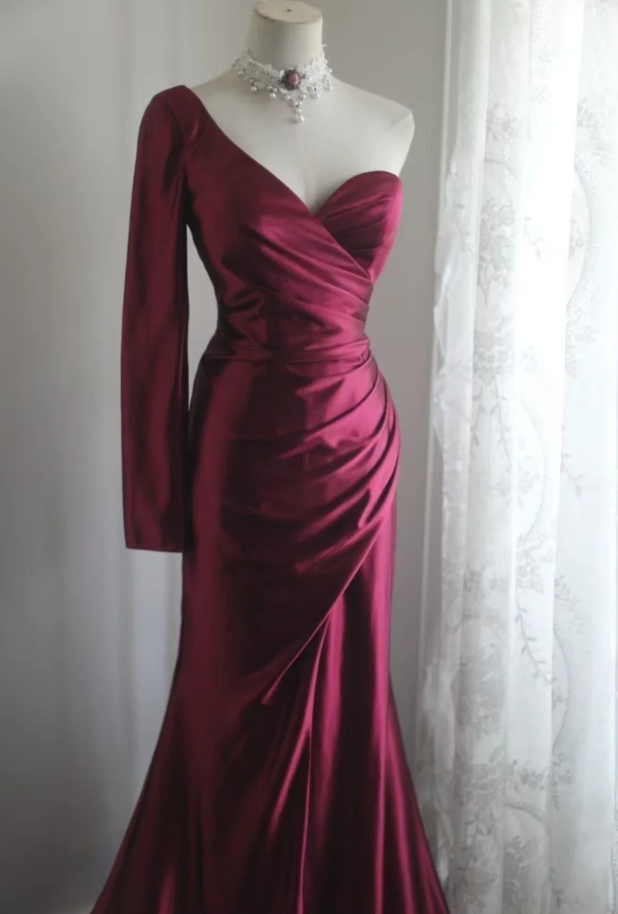 Vintage Burgundy One Shoulder Satin Pleated Long Wedding Guest Dress Formal Slit Party Dress
