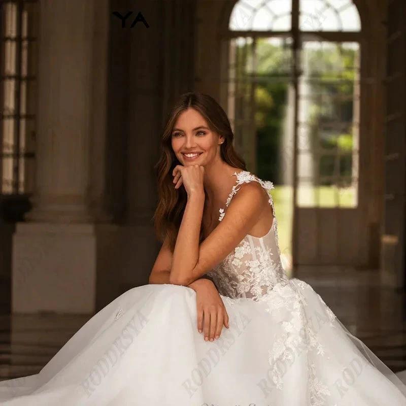 Sexy V-Neck Backless Wedding Dress For Women Romantic Tulle  Spaghetti Straps Bride Party A-line Sleeveless Bridal Gown (ZD13506)