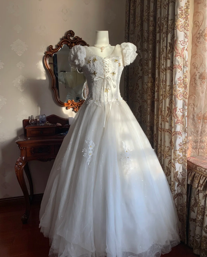 Classy White Ball Gown Tulle Lace Beaded Long Wedding Dress Formal Bridal Dress