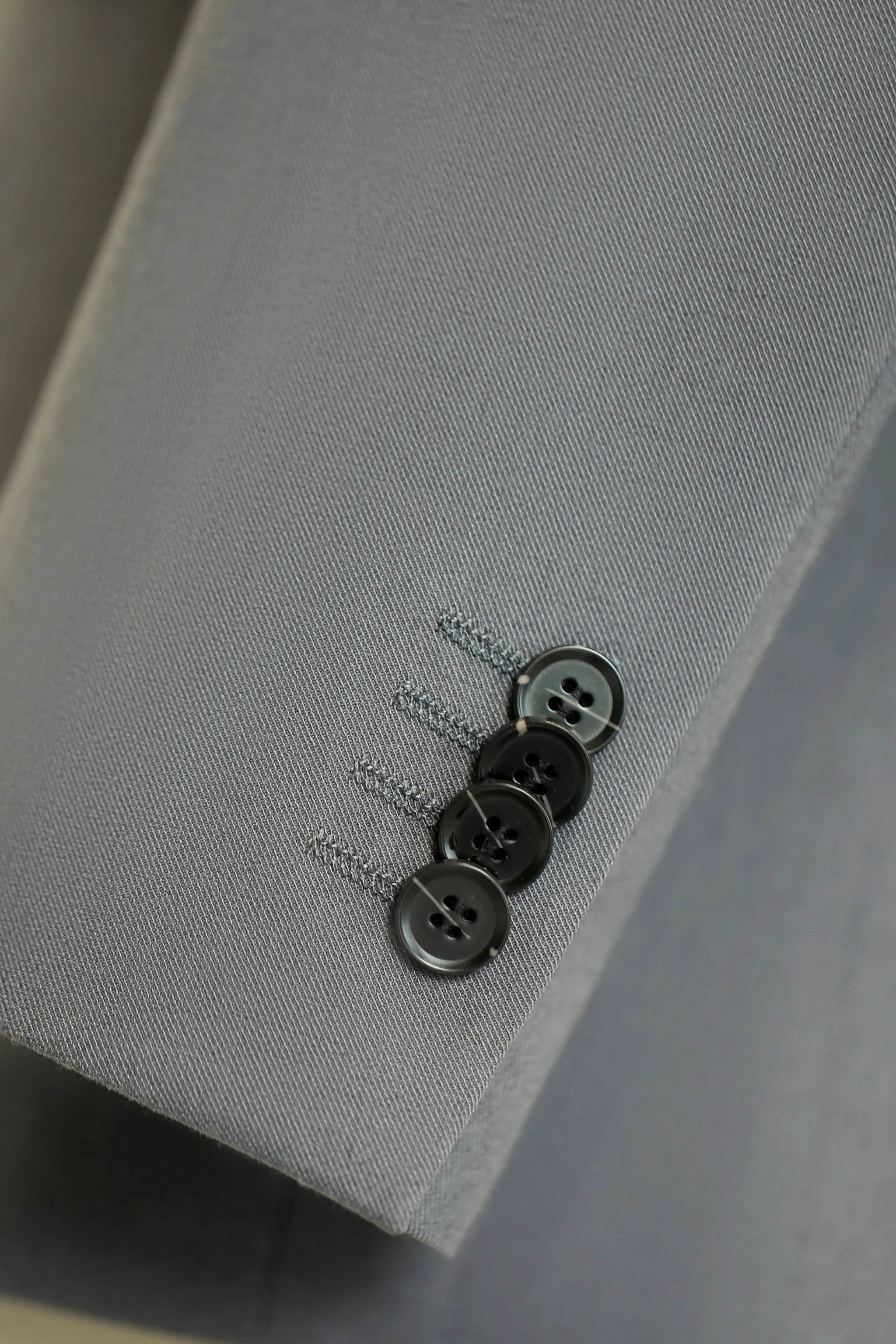 Double Breasted Light Grey Wool Suit For Groom And Business Wear (ZD17095)