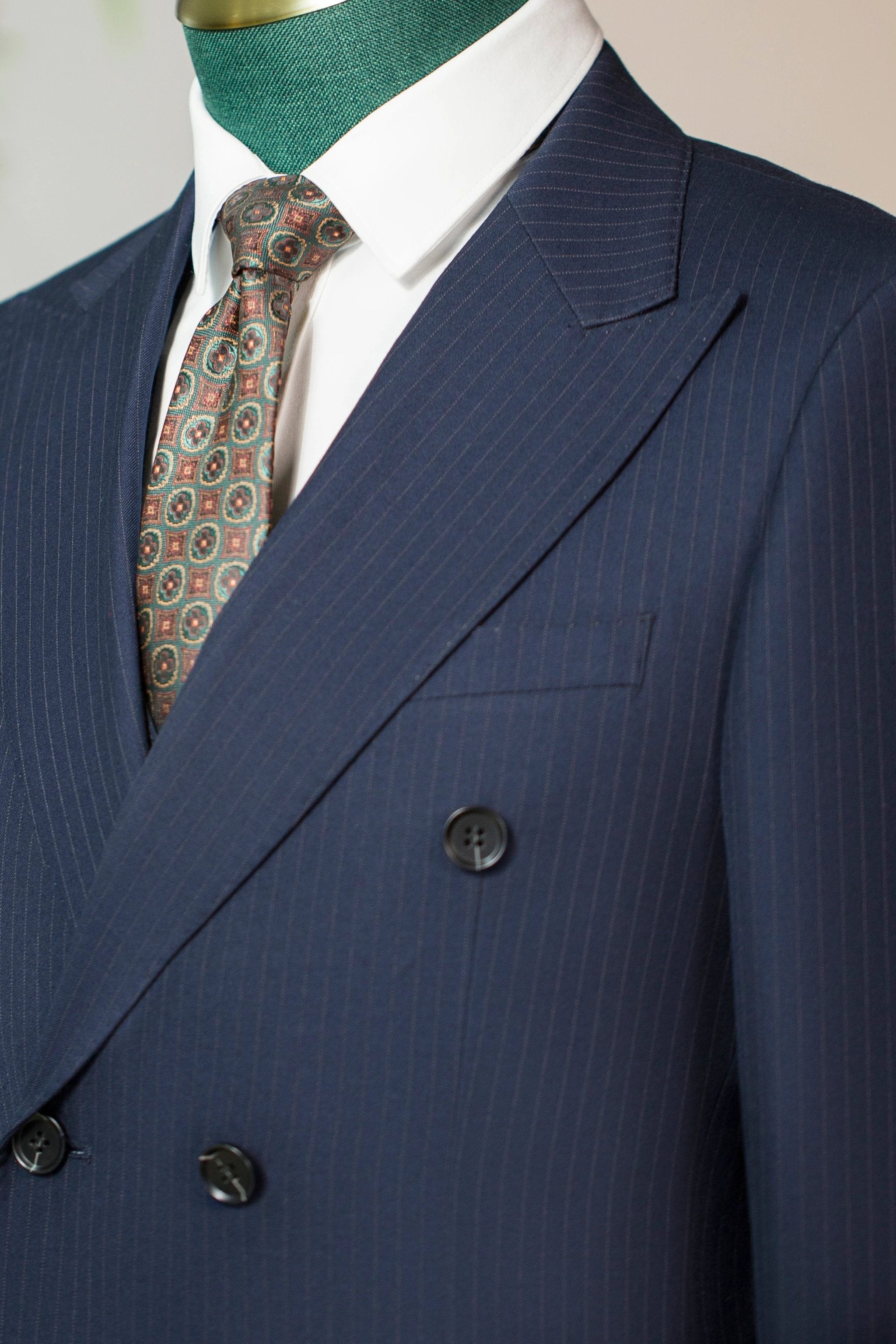 Double-Breasted Pinstripe Navy Wool Formal Suit for Groom and Business (ZD17100)