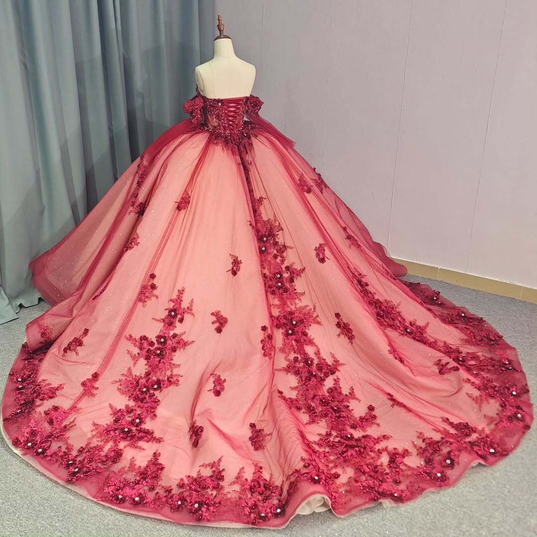 Elegant A Line Off the Shoulder Red Quinceanera Dress with Beading Appliques
