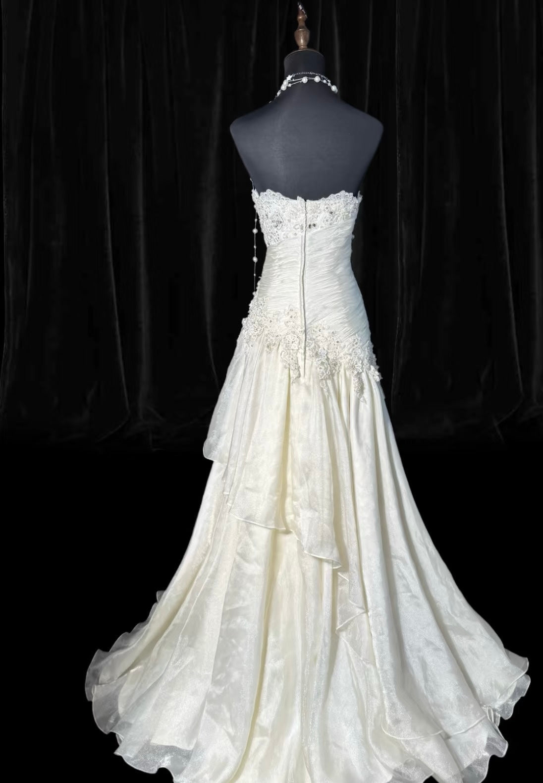 Strapless Ivory Tulle Wedding Dress Applique Elegant Gown For Bridal