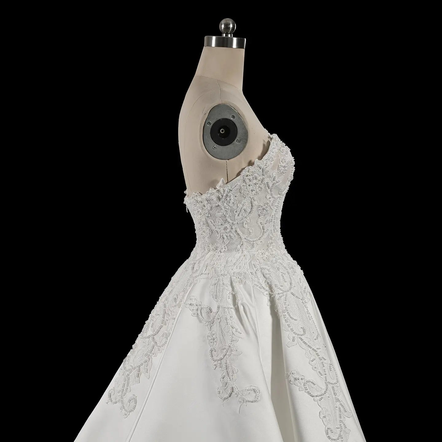 White Satin Strapless Wedding Dress Lace Appliques Sweetheart Neckline Ball Gown ZP010