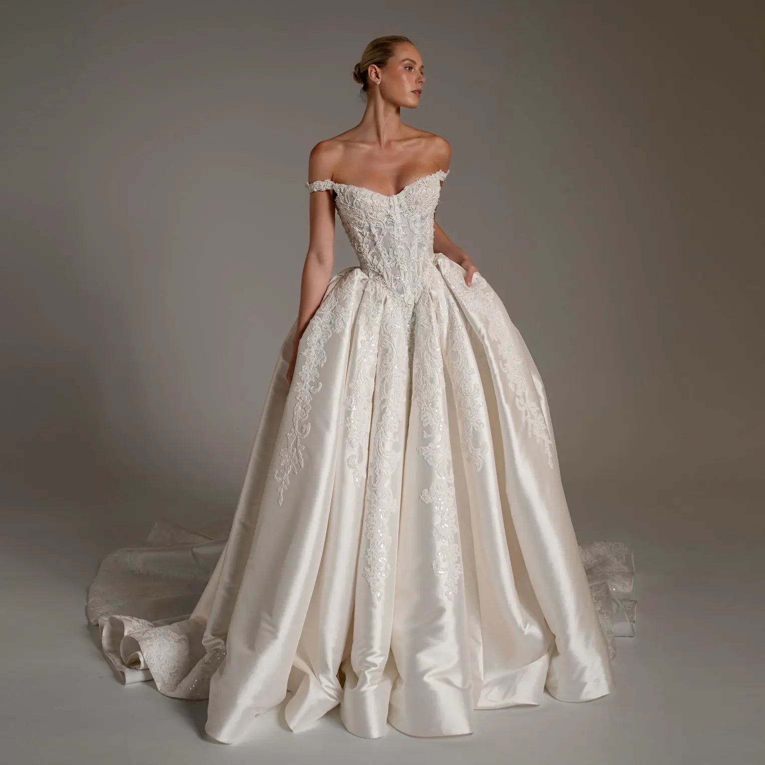Luxury White Lace Embroidery Satin Train Wedding Dress ZP143