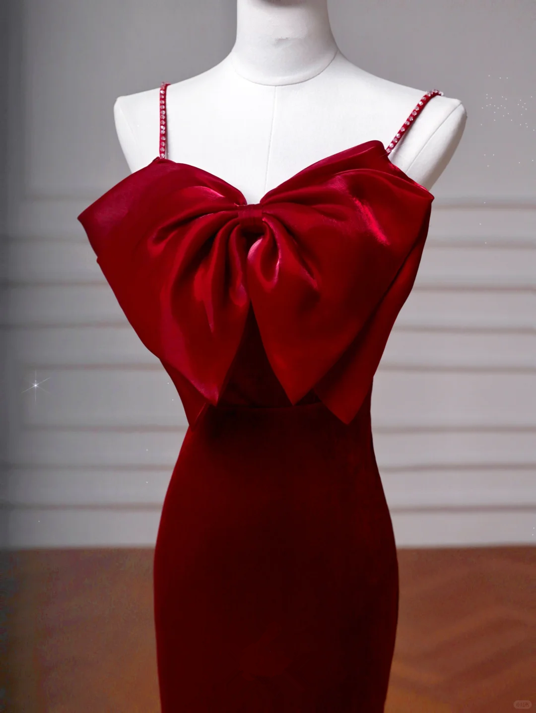 Charming Burgundy Velvet Slit Mermaid Evening Dress Long Prom Dress Y8603 - View 2 | VelvetHem